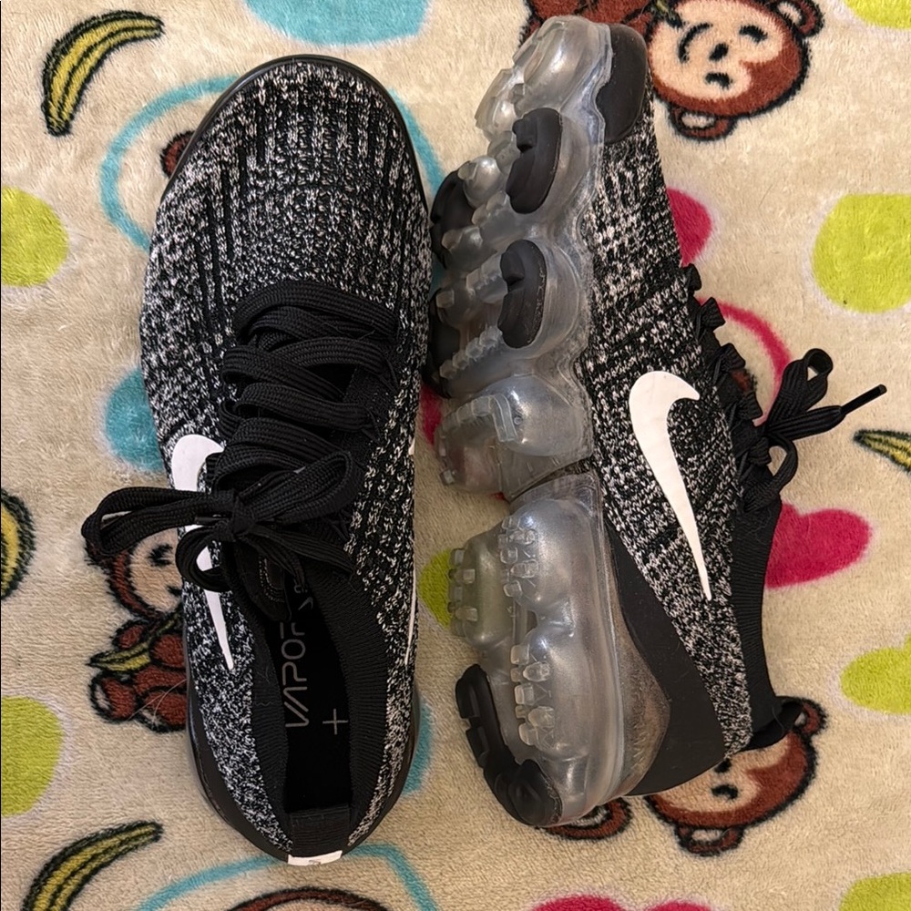Oreo Nike Vapor max - lightly worn